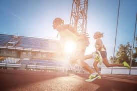 库里个人得分超越加内特，勇士客场逆转篮网获胜